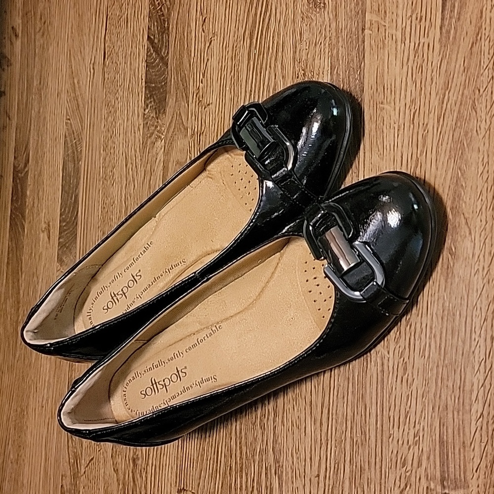 Softspots Glossy Black Heels with Buckle